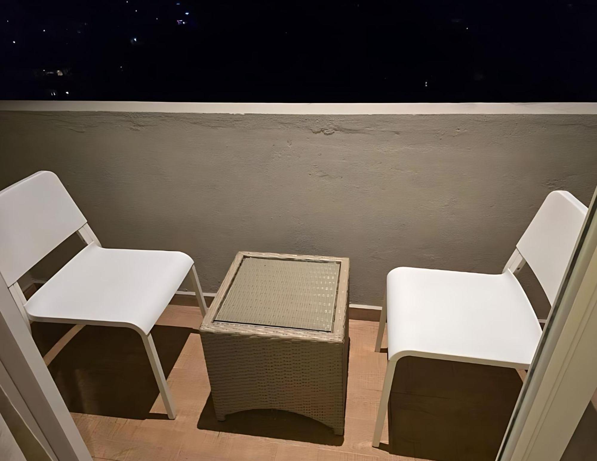 Negombo Ocean Breeze - Bliss On The Beach Luxury Apartments By Serendib Vacation Exterior photo