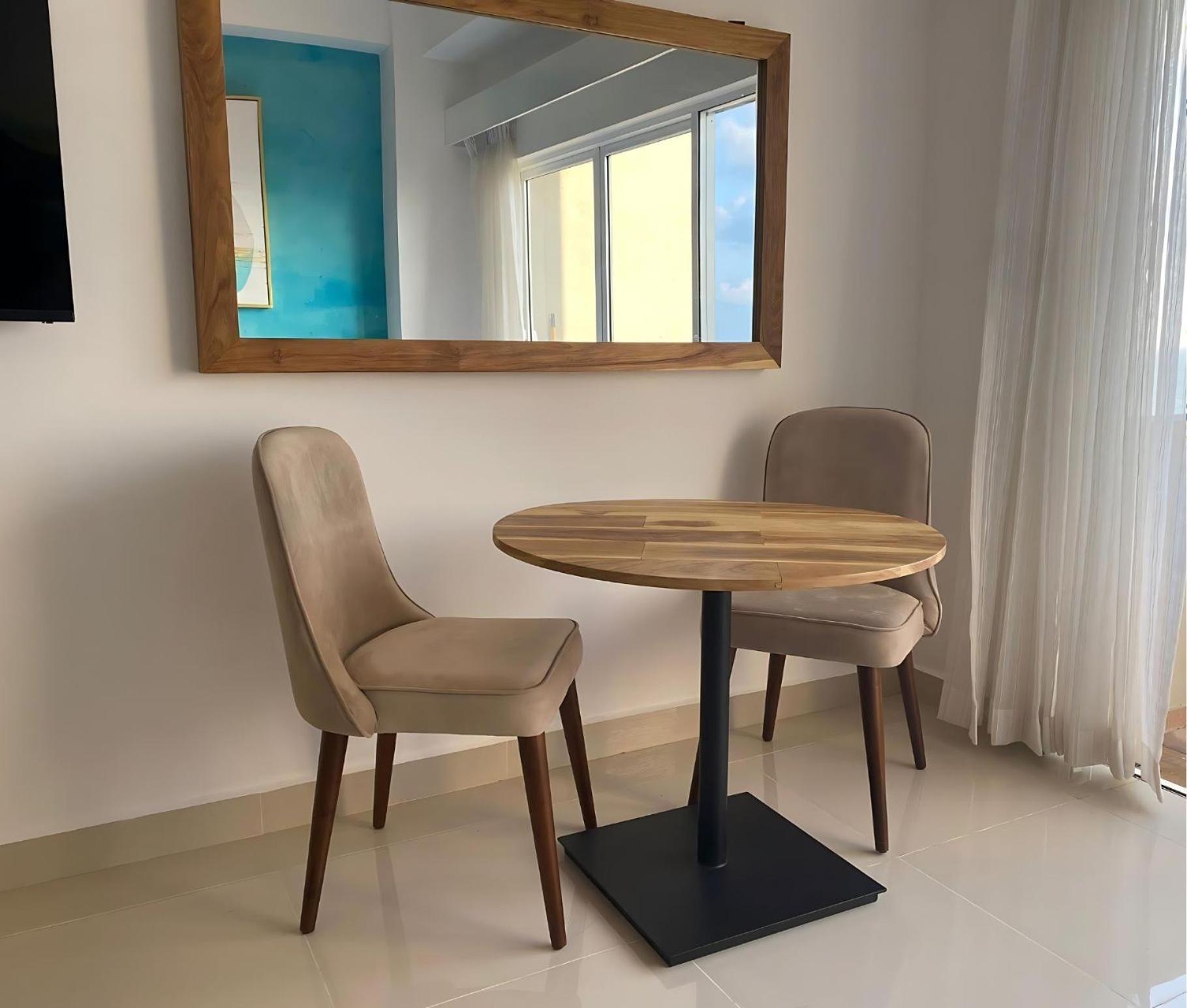 Negombo Ocean Breeze - Bliss On The Beach Luxury Apartments By Serendib Vacation Exterior photo