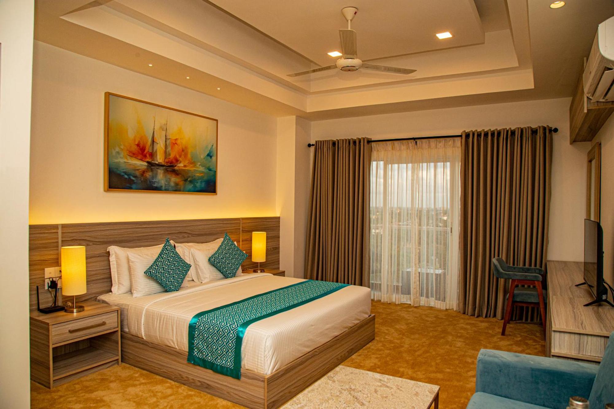 Negombo Ocean Breeze - Bliss On The Beach Luxury Apartments By Serendib Vacation Exterior photo