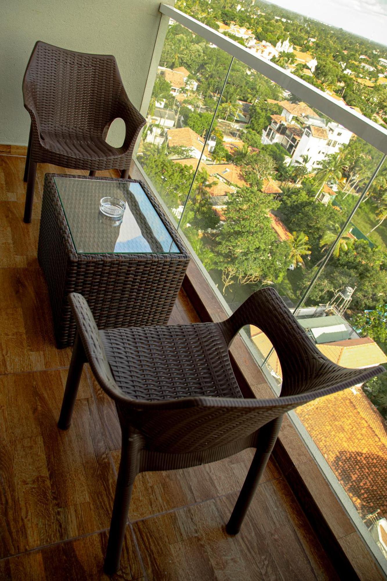 Negombo Ocean Breeze - Bliss On The Beach Luxury Apartments By Serendib Vacation Exterior photo