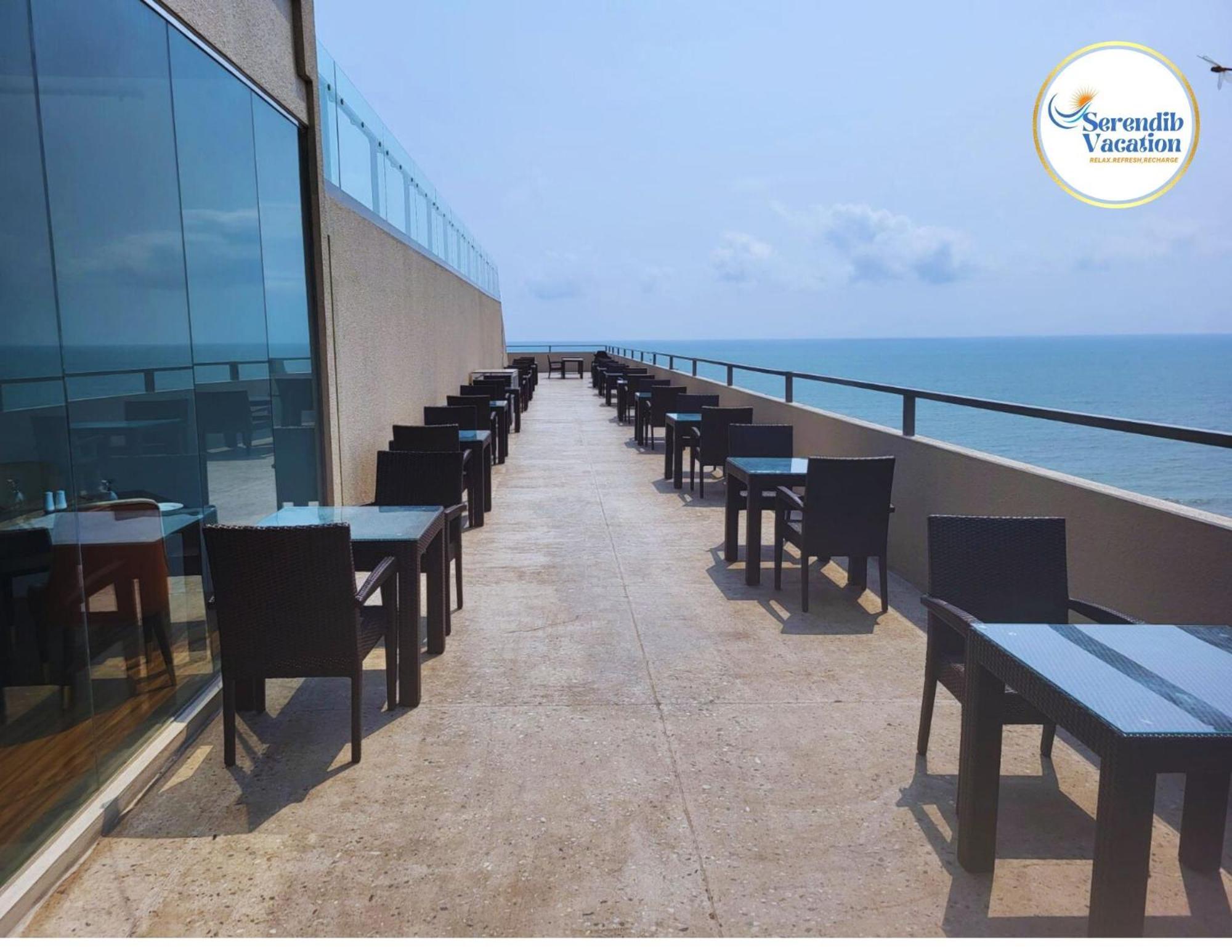 Negombo Ocean Breeze - Bliss On The Beach Luxury Apartments By Serendib Vacation Exterior photo